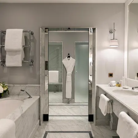 Hôtel Barrière Fouquet's Parigi Esterno foto
