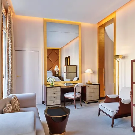 Hôtel Barrière Fouquet's Parigi Esterno foto